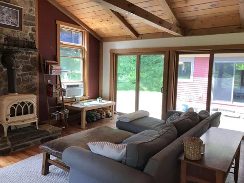13 Woodlands Lane Newfane VT 05345