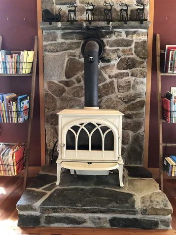 13 Woodlands Lane Newfane VT 05345