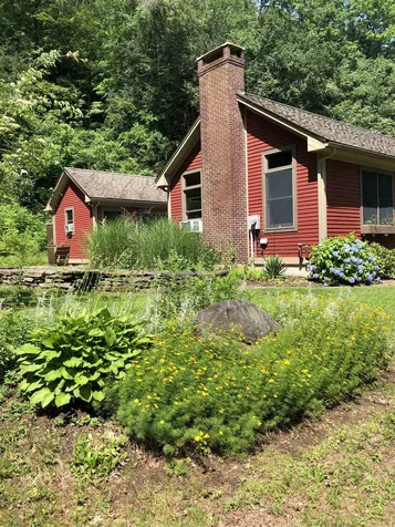 13 Woodlands Lane Newfane VT 05345