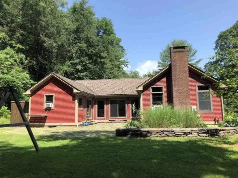 13 Woodlands Lane Newfane VT 05345