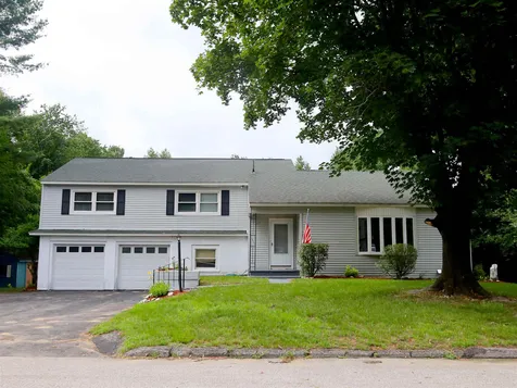 25 Westwood Circle Dover NH 03820