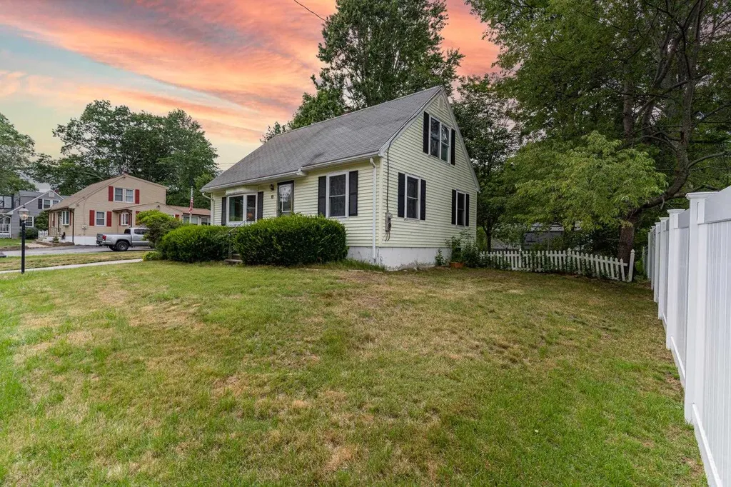 10 Berkshire Lane Dover NH 03820