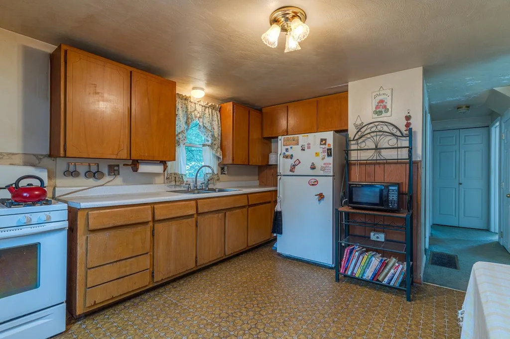 10 Berkshire Lane Dover NH 03820