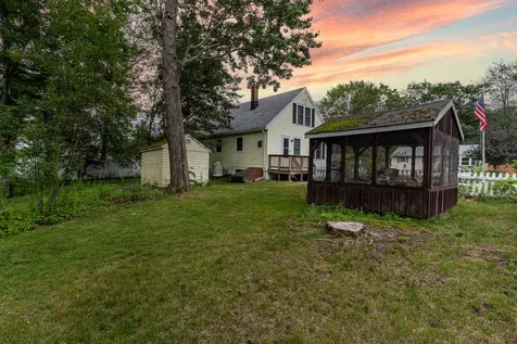 10 Berkshire Lane Dover NH 03820