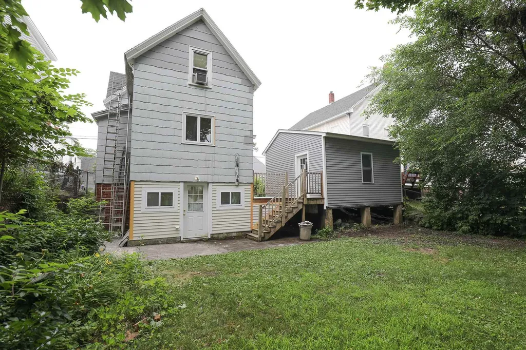 424 Amherst Street Manchester NH 03104