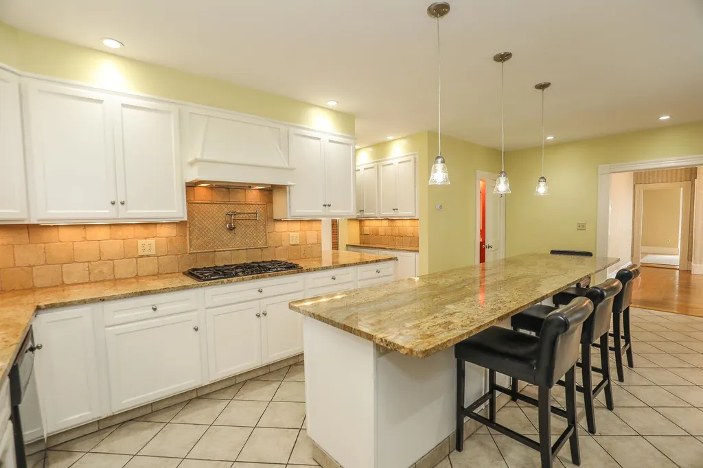 424 Amherst Street Manchester NH 03104