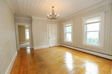 424 Amherst Street Manchester NH 03104