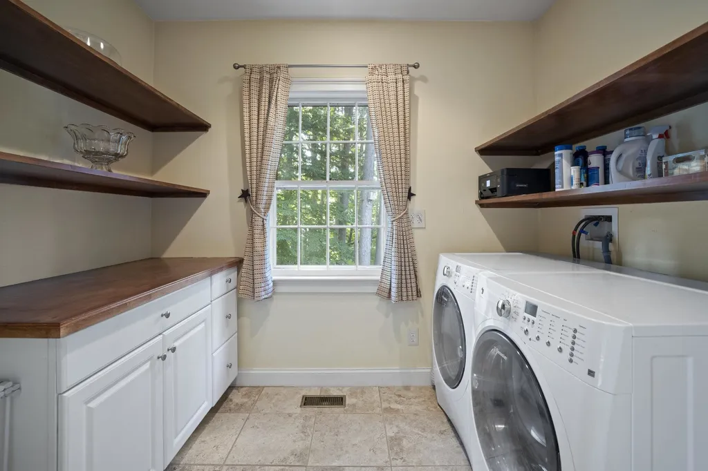 11 Cusack Road Hampton NH 03842