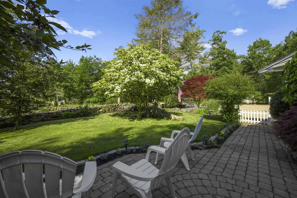 11 Cusack Road Hampton NH 03842