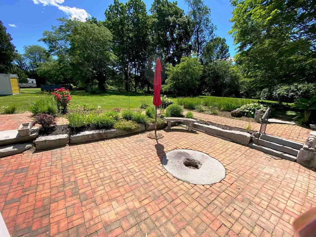 194 Drinkwater Road Kensington NH 03833