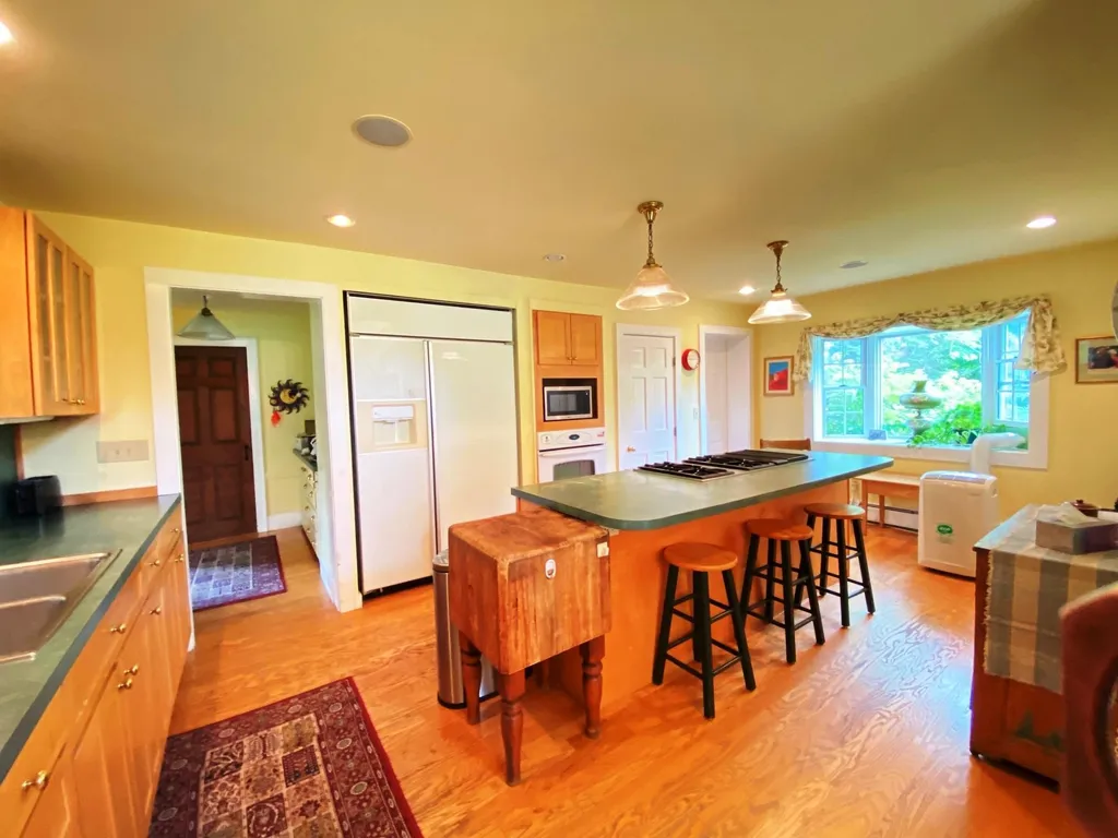 194 Drinkwater Road Kensington NH 03833