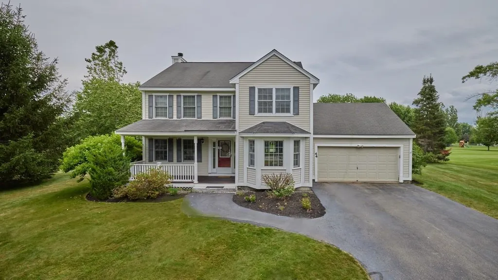 44 Naticook Avenue Litchfield NH 03052-2345