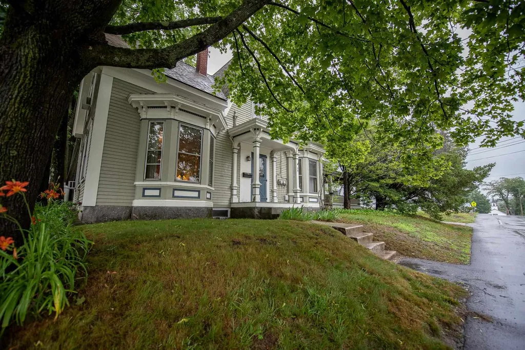 74 School Street Bristol NH 03222