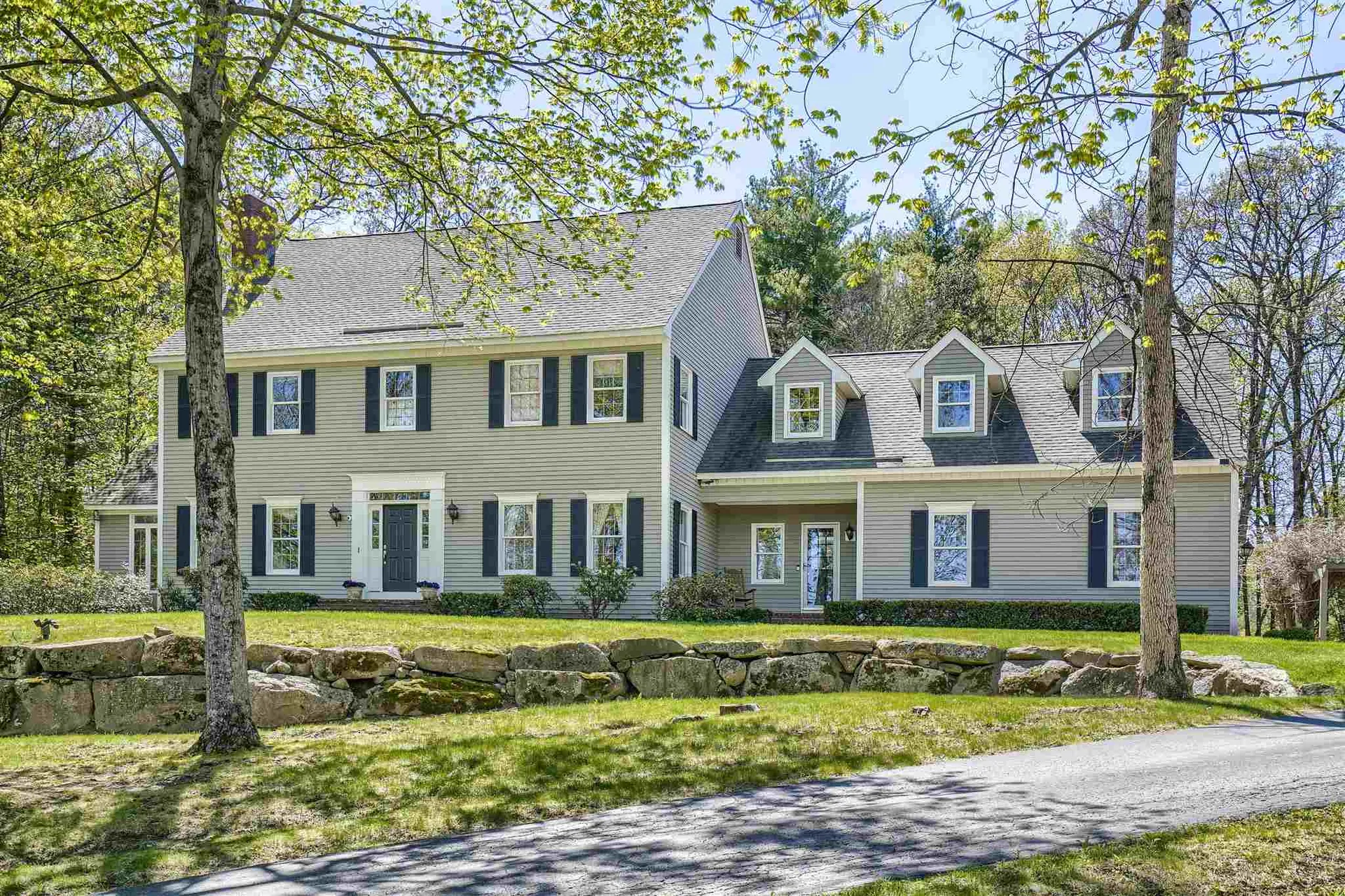 15 Whitney Court Bedford NH 03110