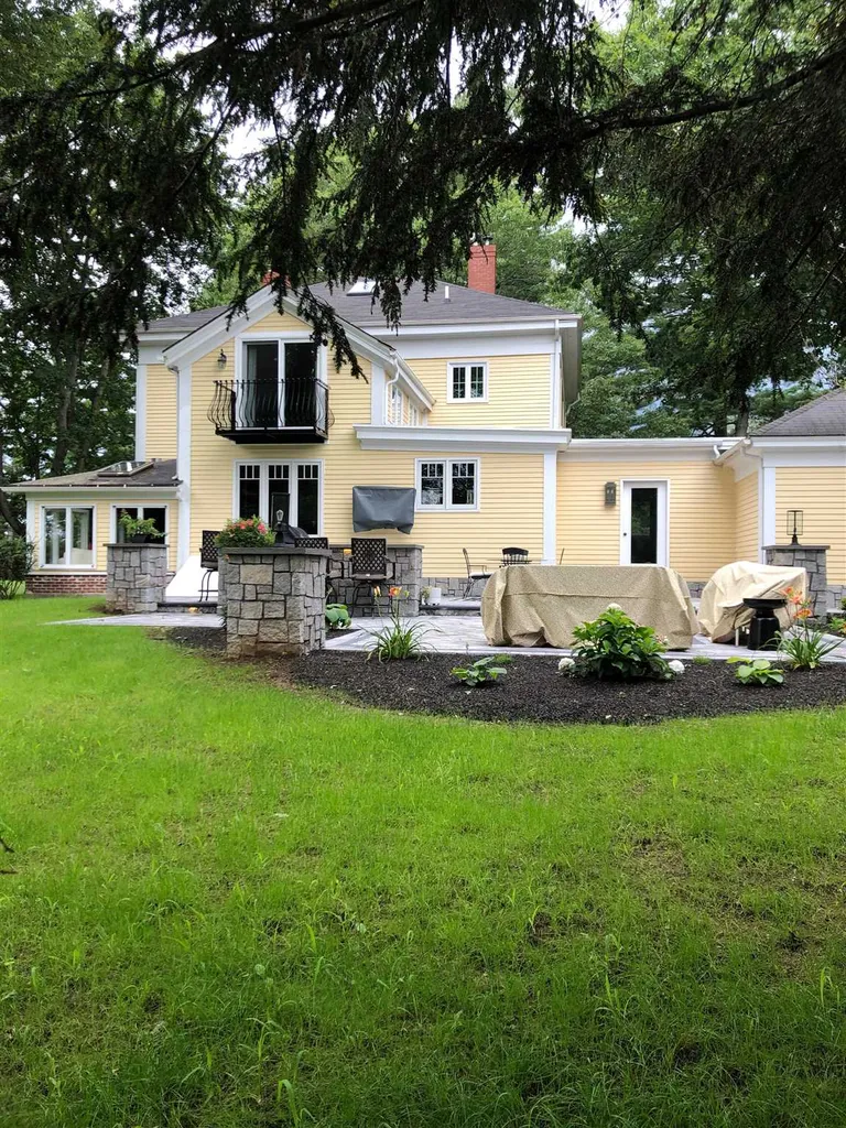3 Landing Way Dover NH 03820