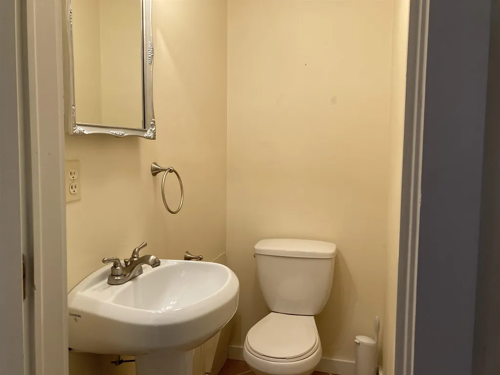 33 Floyd Avenue Lebanon NH 03766