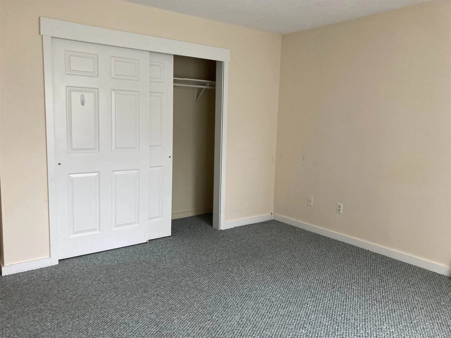 33 Floyd Avenue Lebanon NH 03766