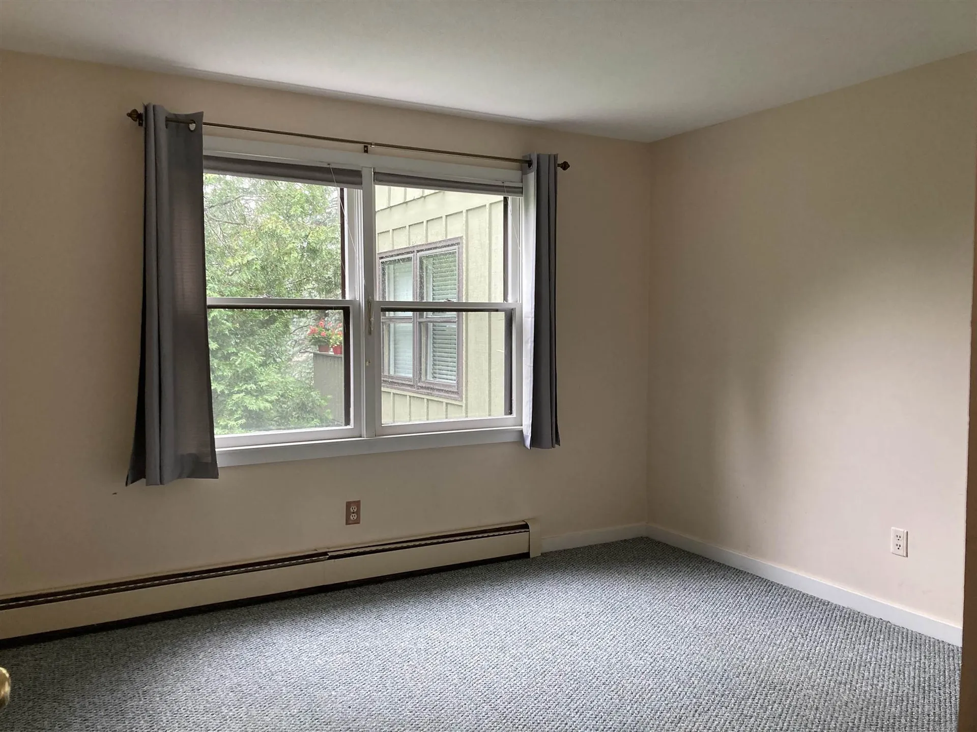33 Floyd Avenue Lebanon NH 03766