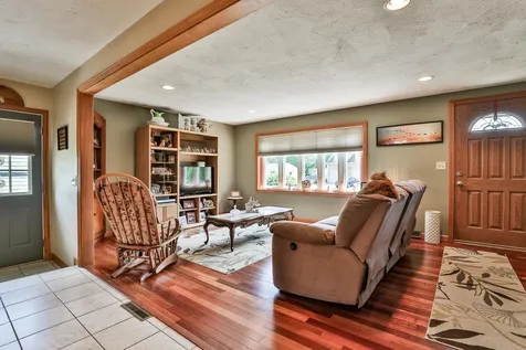 6 Bulova Drive Nashua NH 03060