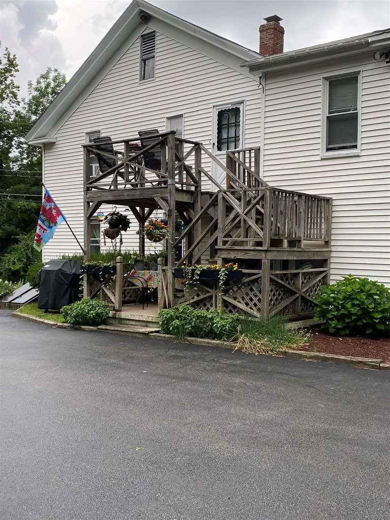 5 Kingston Road Danville NH 03819