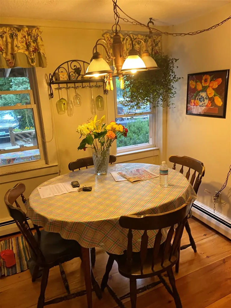 5 Kingston Road Danville NH 03819