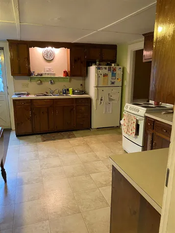 5 Kingston Road Danville NH 03819
