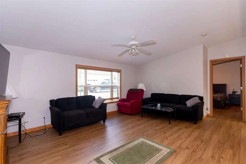187 Victorian Way Manchester NH 03104