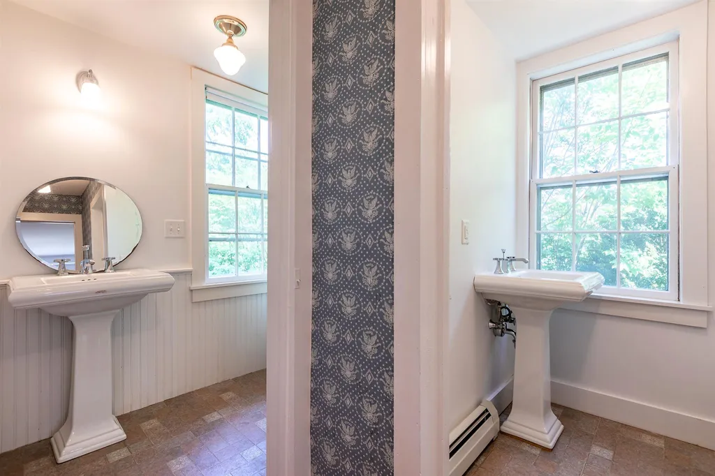 4941 West Hill Road South Jamaica VT 05343