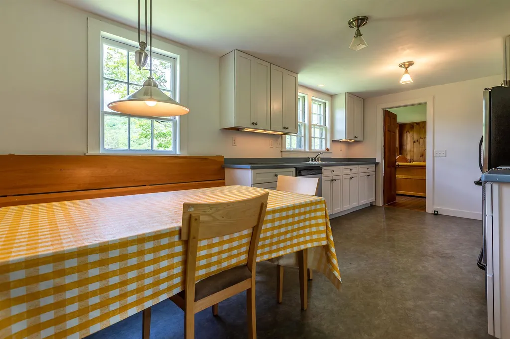4941 West Hill Road South Jamaica VT 05343