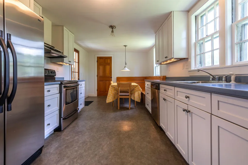 4941 West Hill Road South Jamaica VT 05343