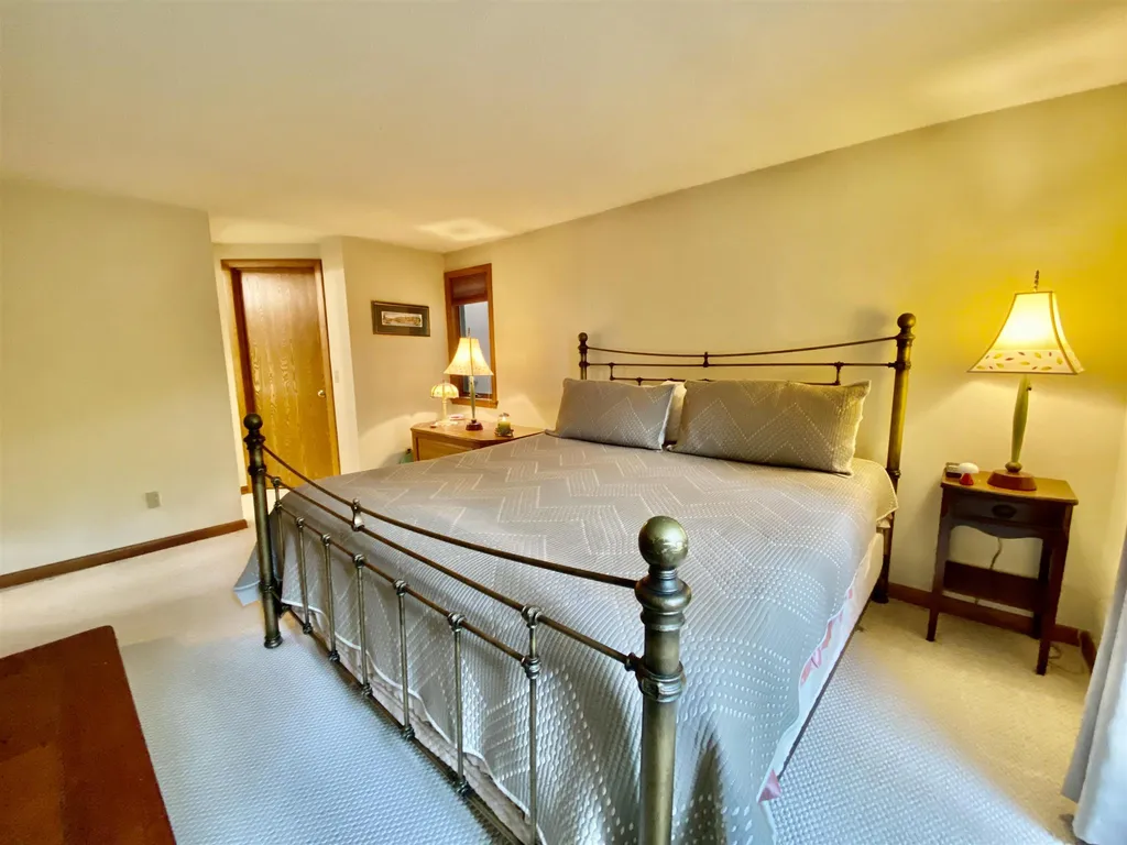 837 Cove Drive Grantham NH 03753