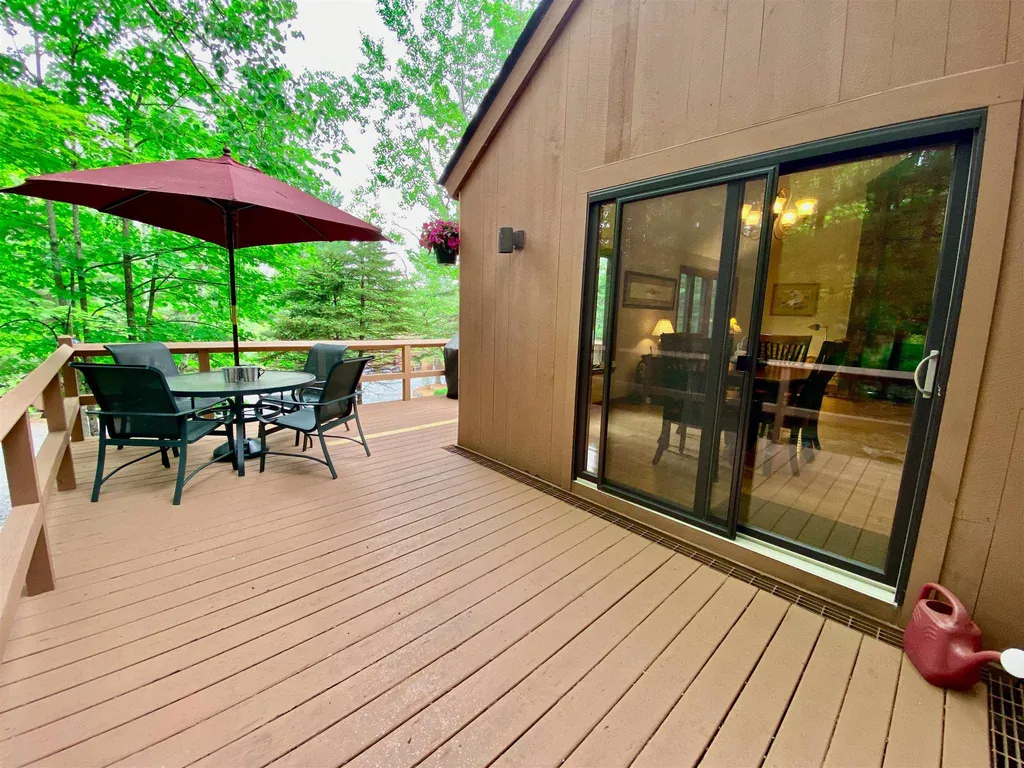 837 Cove Drive Grantham NH 03753