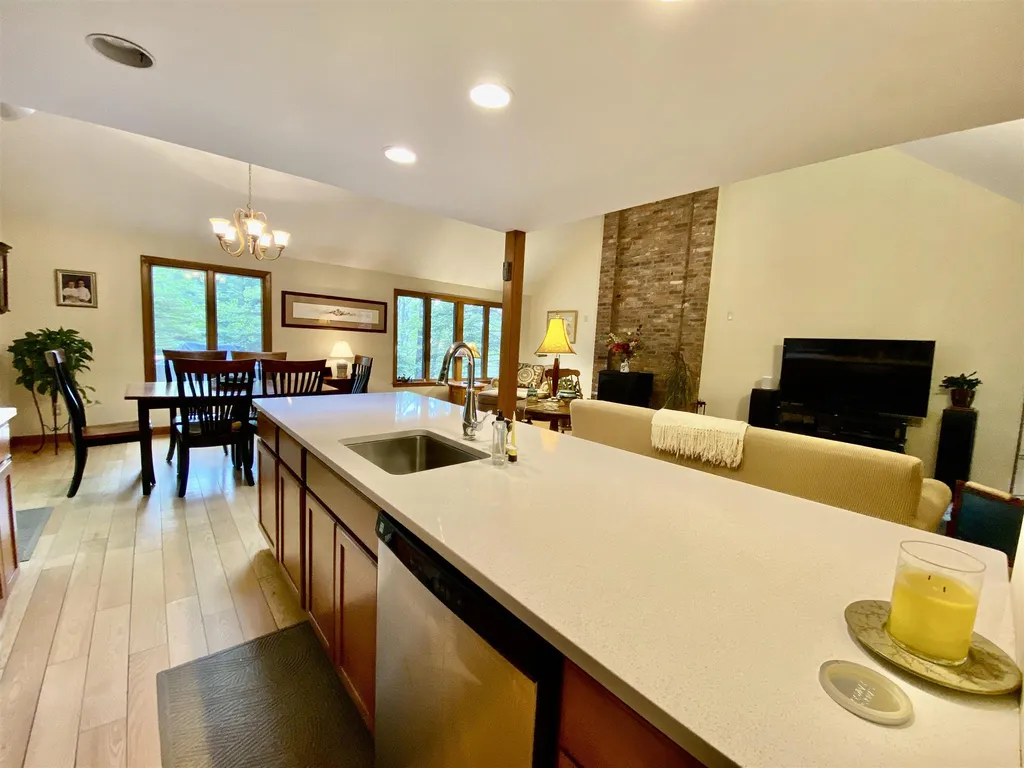 837 Cove Drive Grantham NH 03753