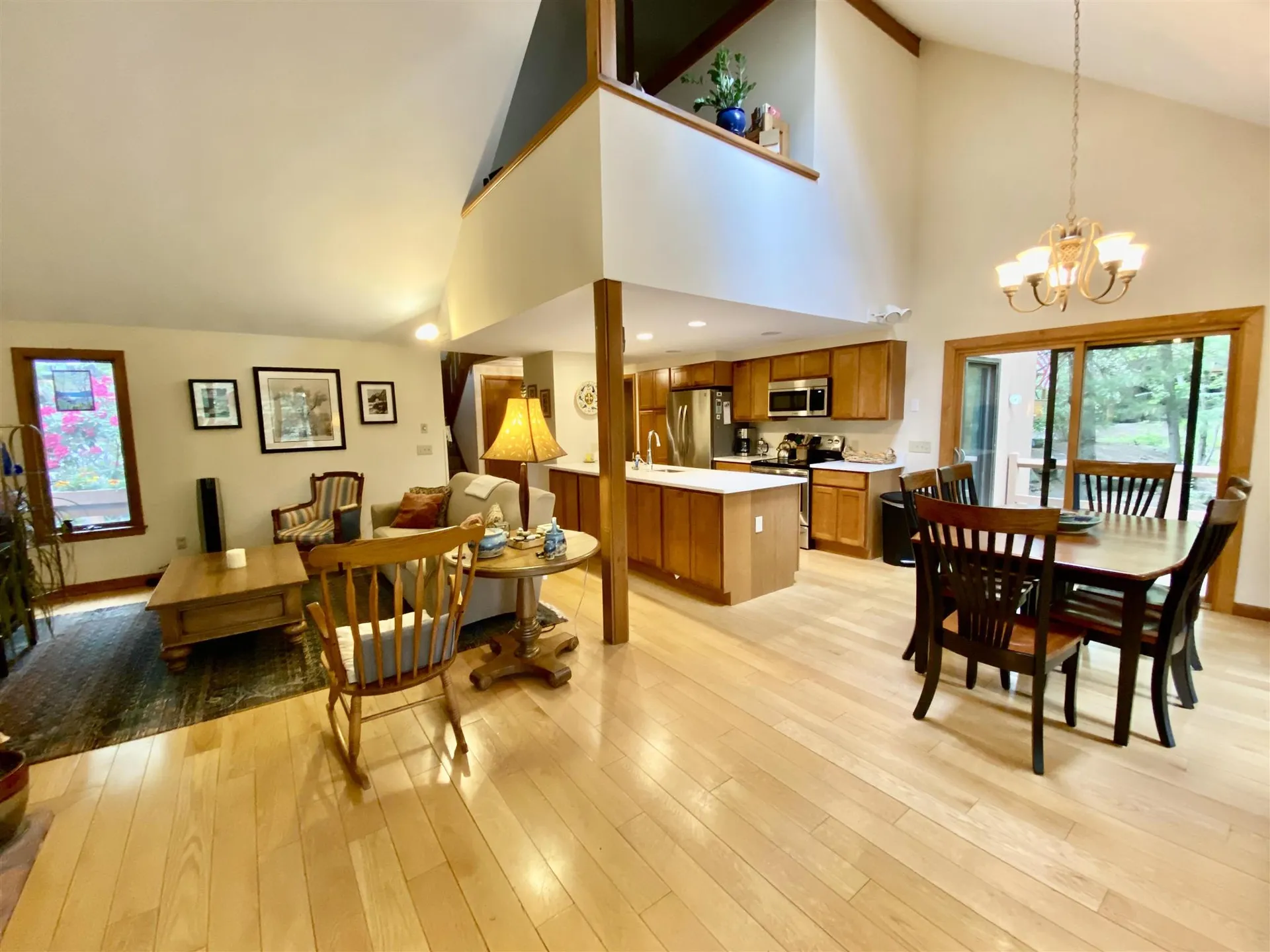 837 Cove Drive Grantham NH 03753
