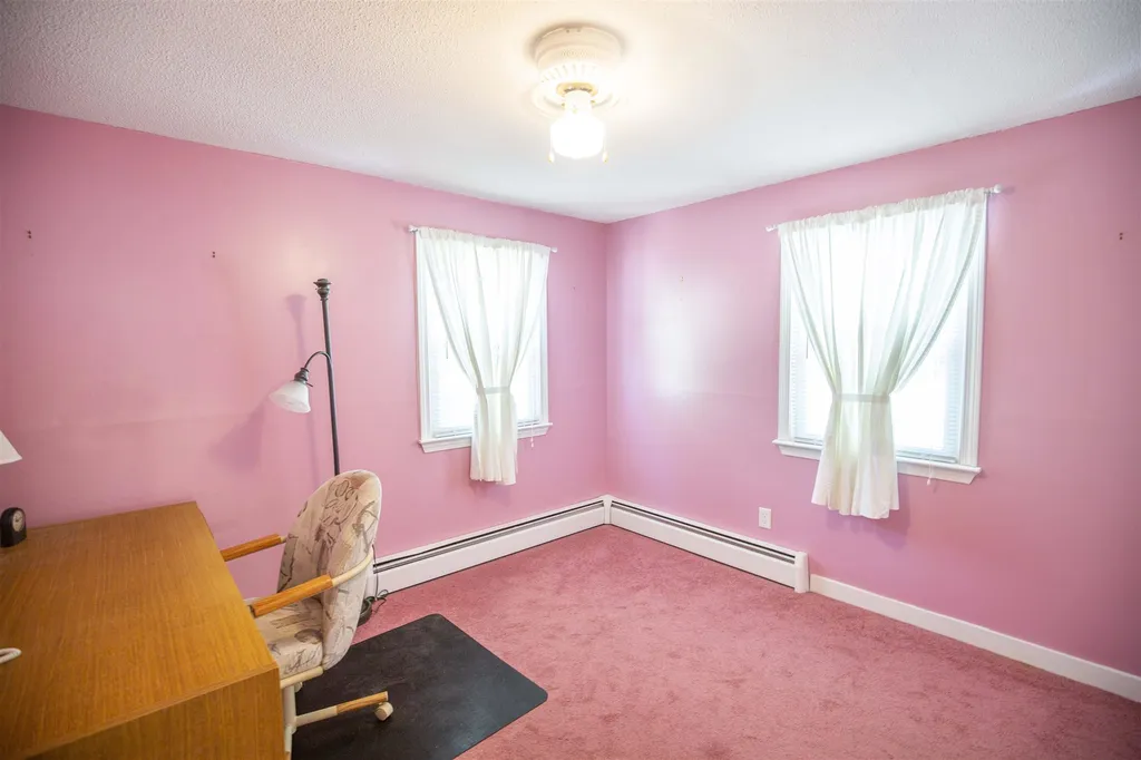 33 Leonard Drive Pelham NH 03076