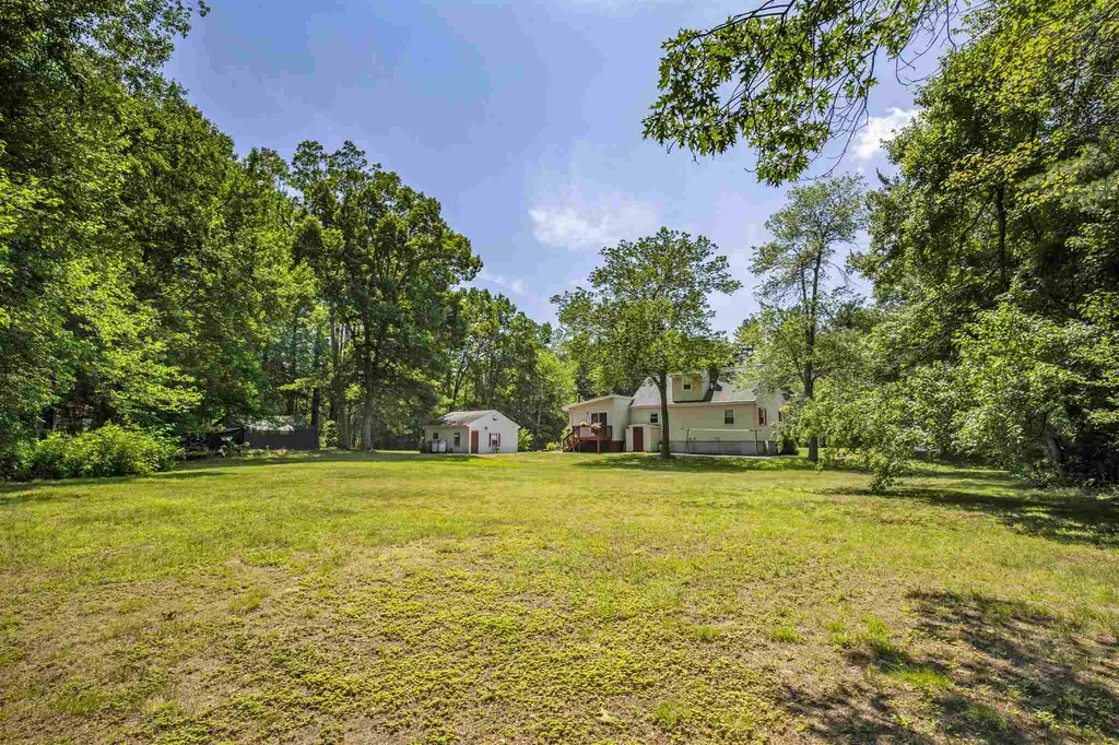 33 Leonard Drive Pelham NH 03076