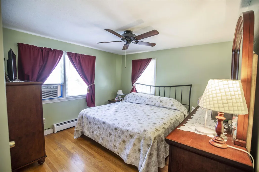 33 Leonard Drive Pelham NH 03076