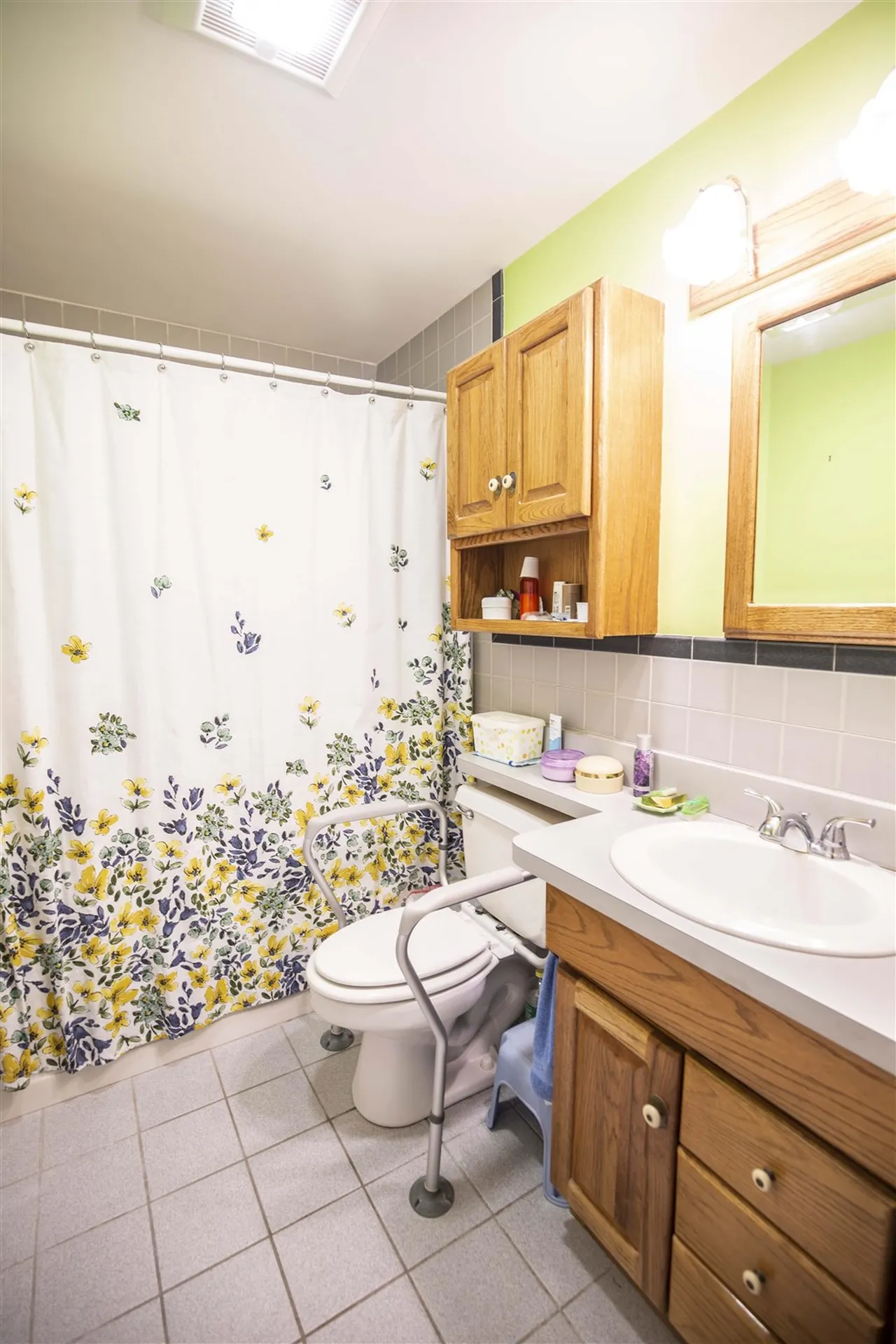 33 Leonard Drive Pelham NH 03076