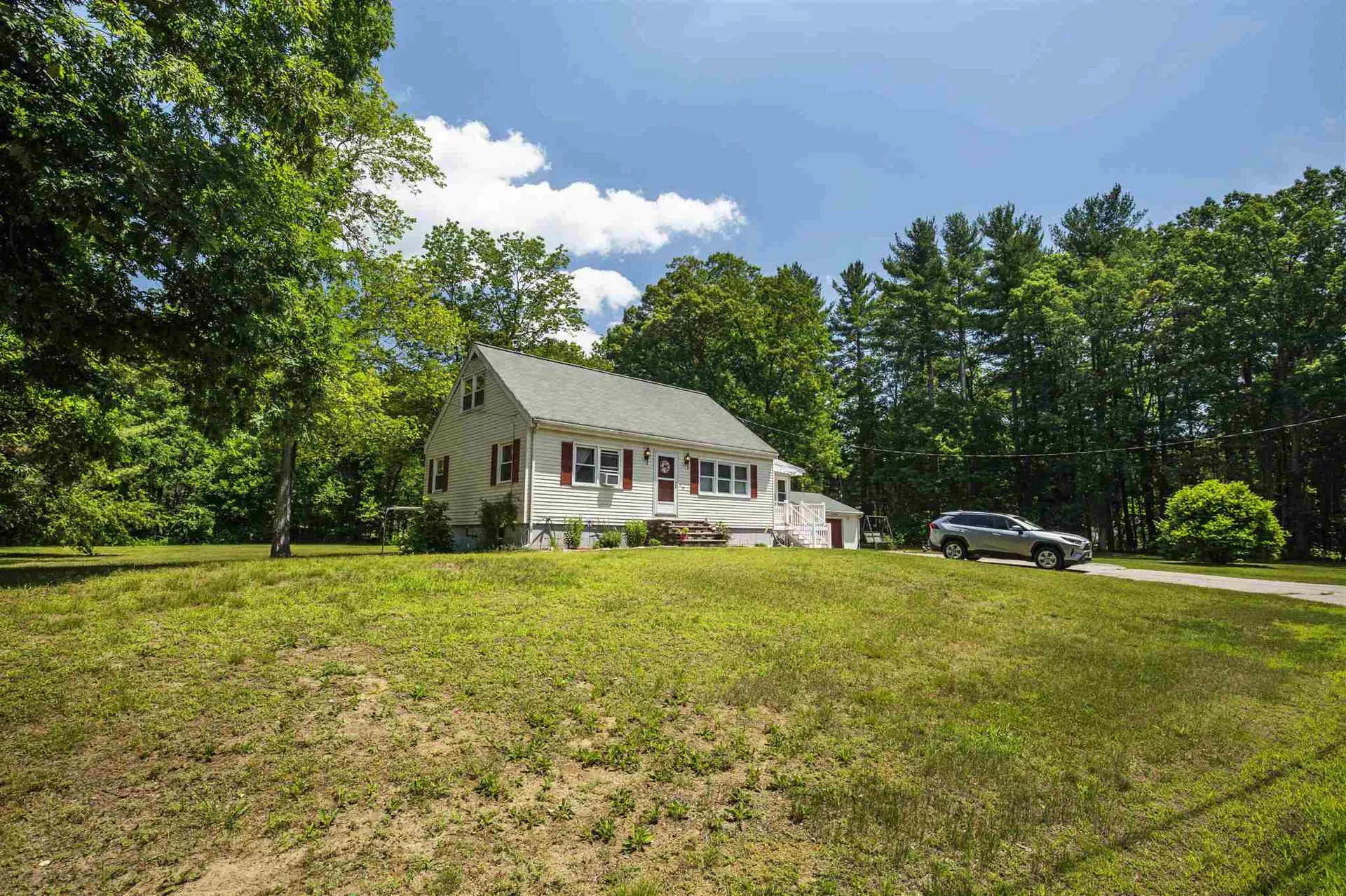 33 Leonard Drive Pelham NH 03076
