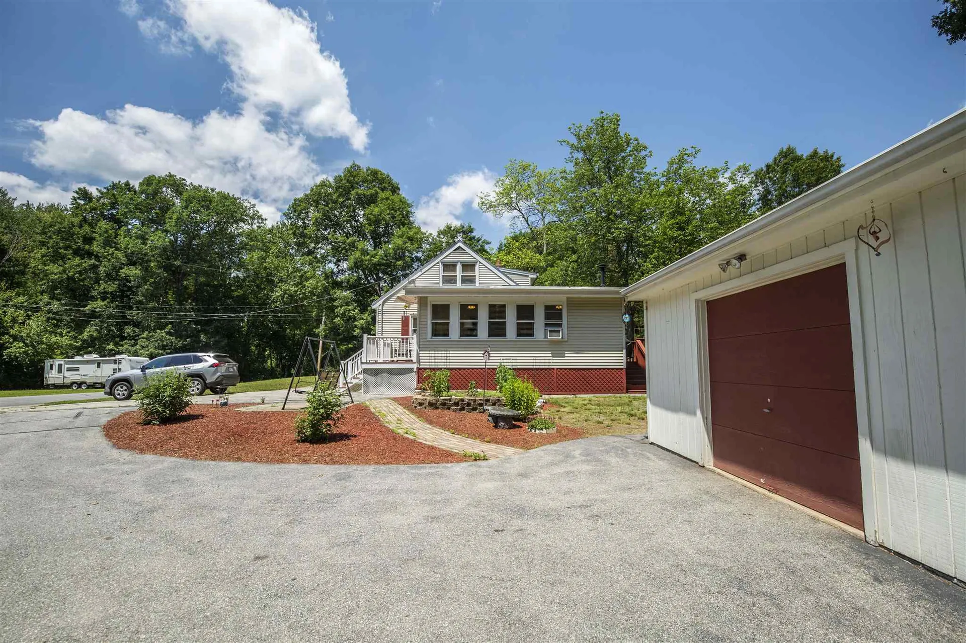 33 Leonard Drive Pelham NH 03076