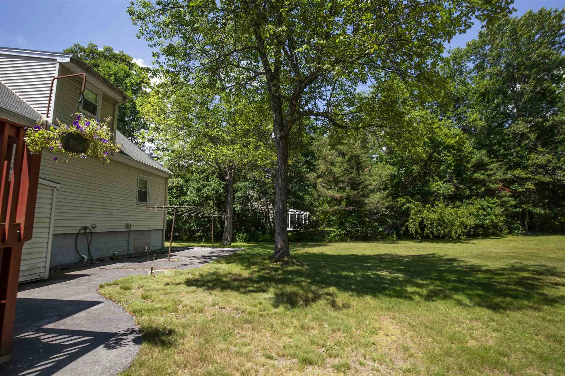 33 Leonard Drive Pelham NH 03076