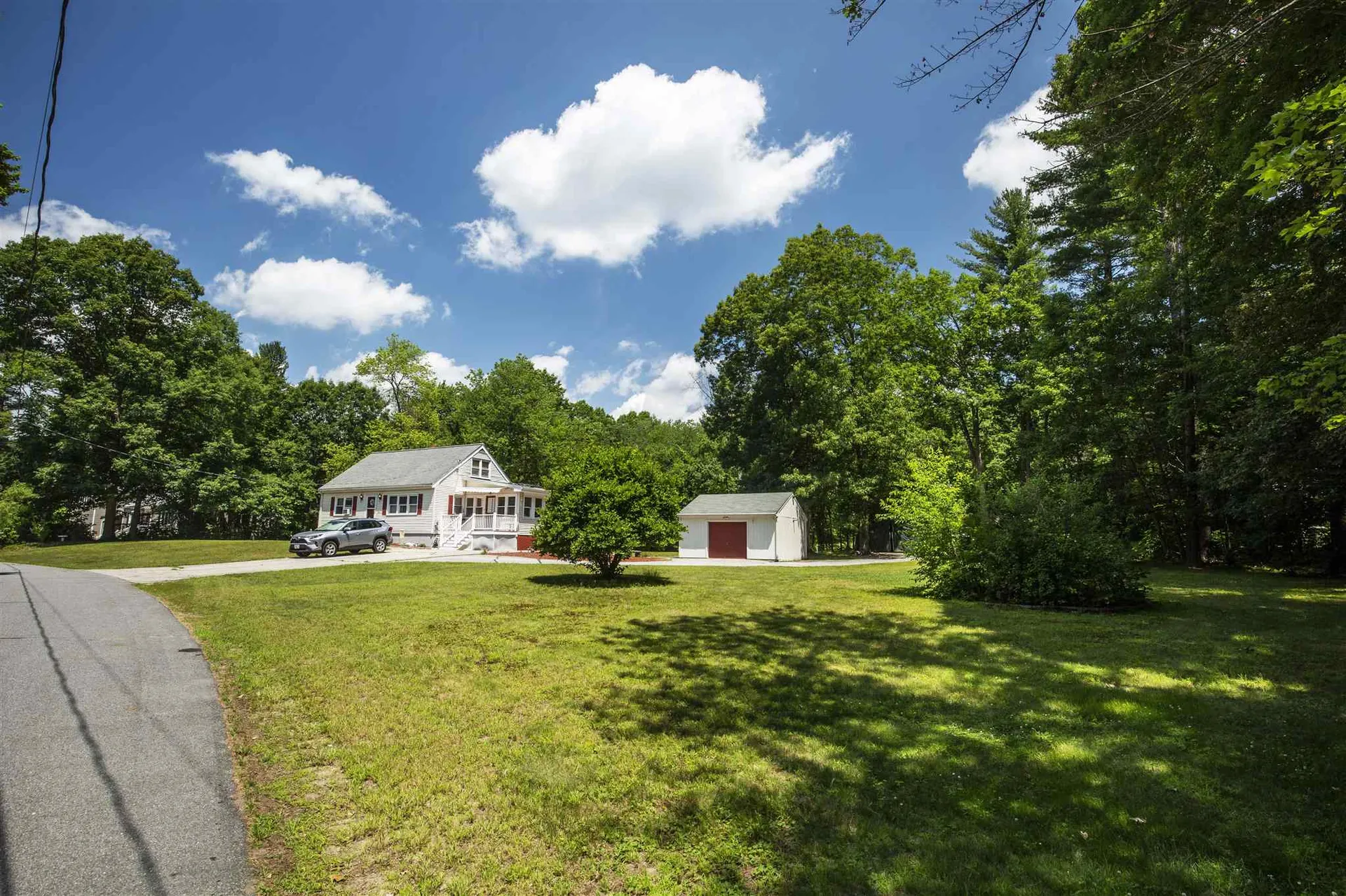 33 Leonard Drive Pelham NH 03076