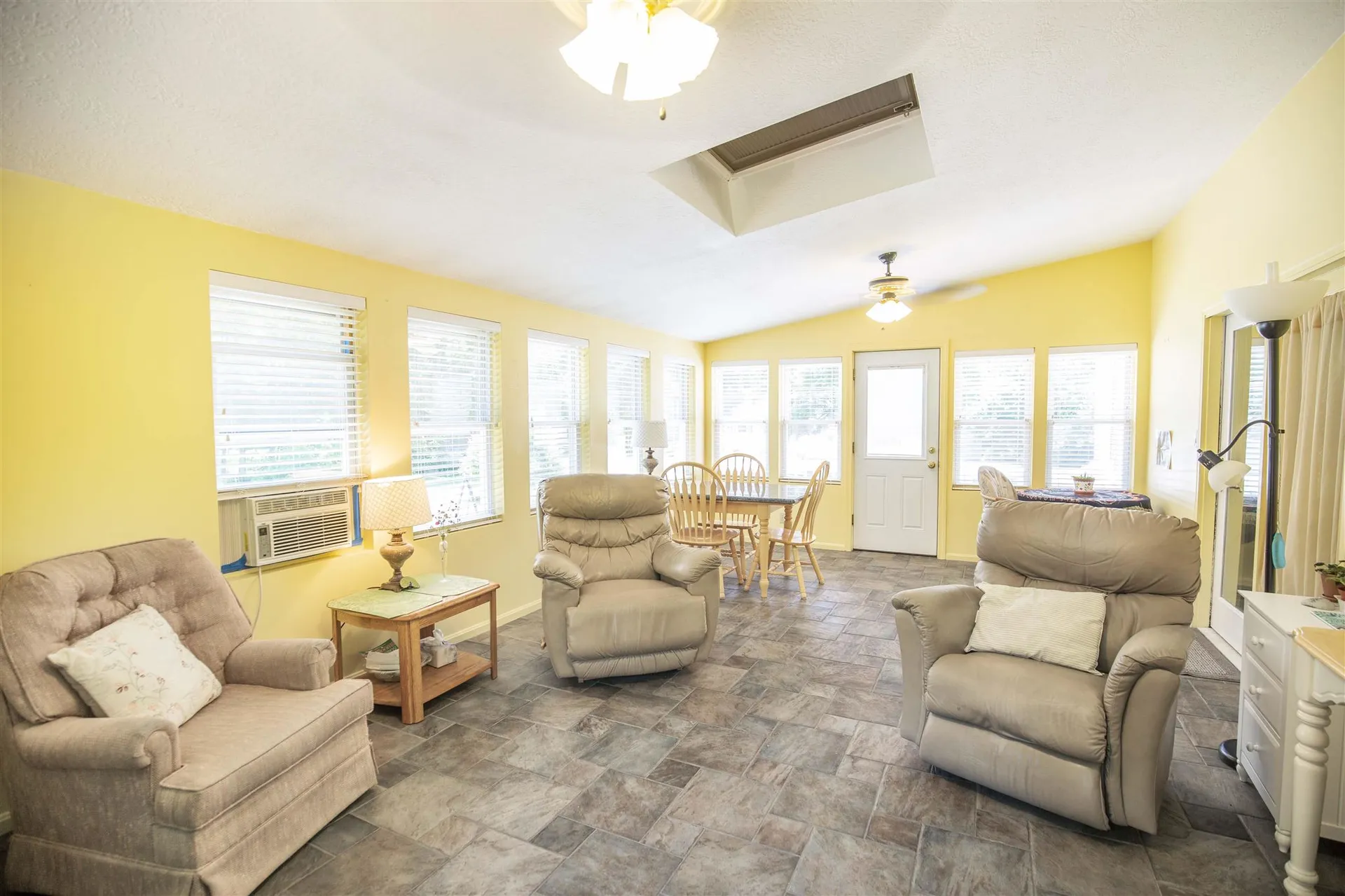 33 Leonard Drive Pelham NH 03076
