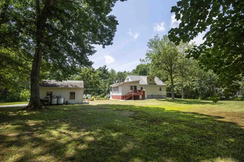 33 Leonard Drive Pelham NH 03076