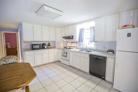 33 Leonard Drive Pelham NH 03076