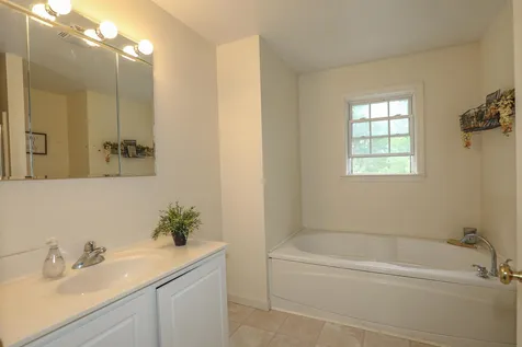 28 Whitneys Way Newbury NH 03255