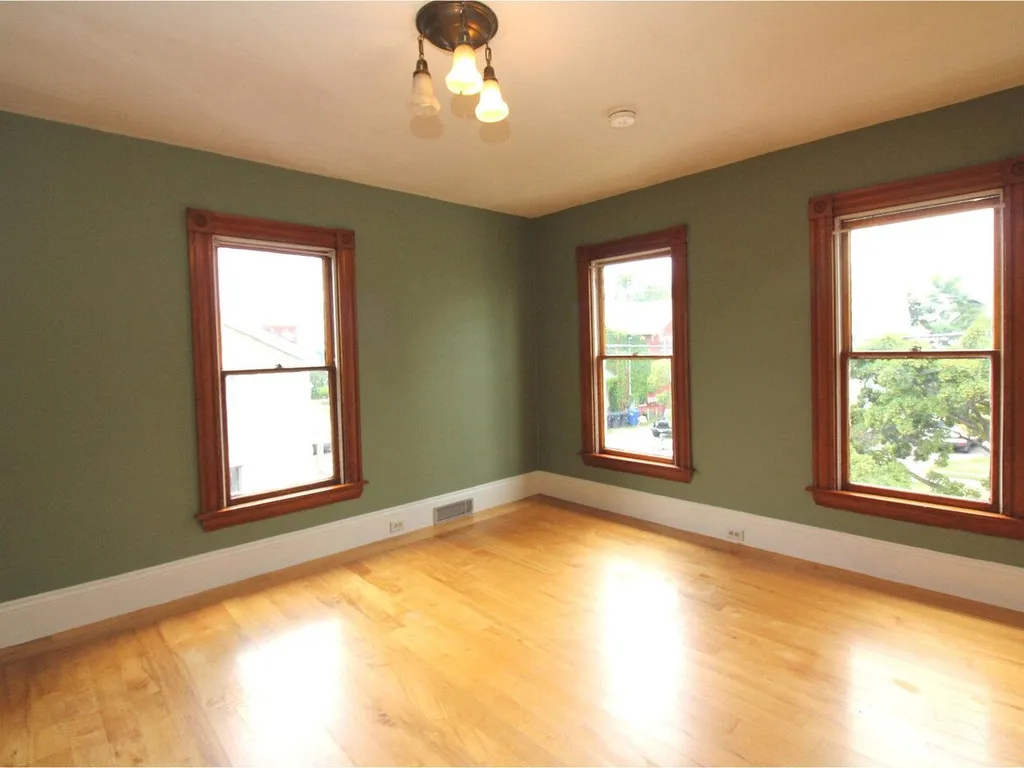38 North Winooski Avenue Burlington VT 05401
