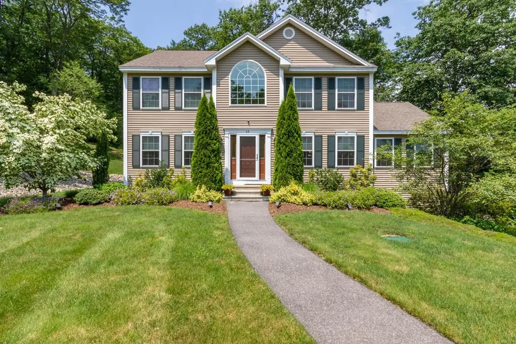 68 Lawrence Corner Road Pelham NH 03076