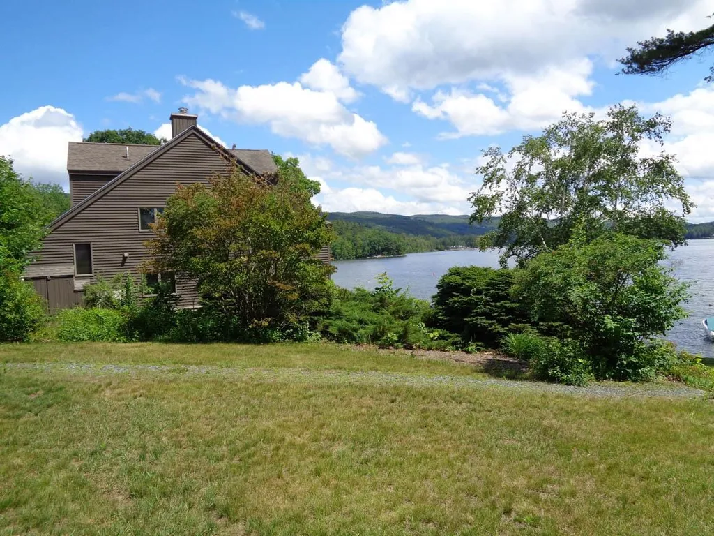1755 Mayhew Turnpike Bridgewater NH 03222