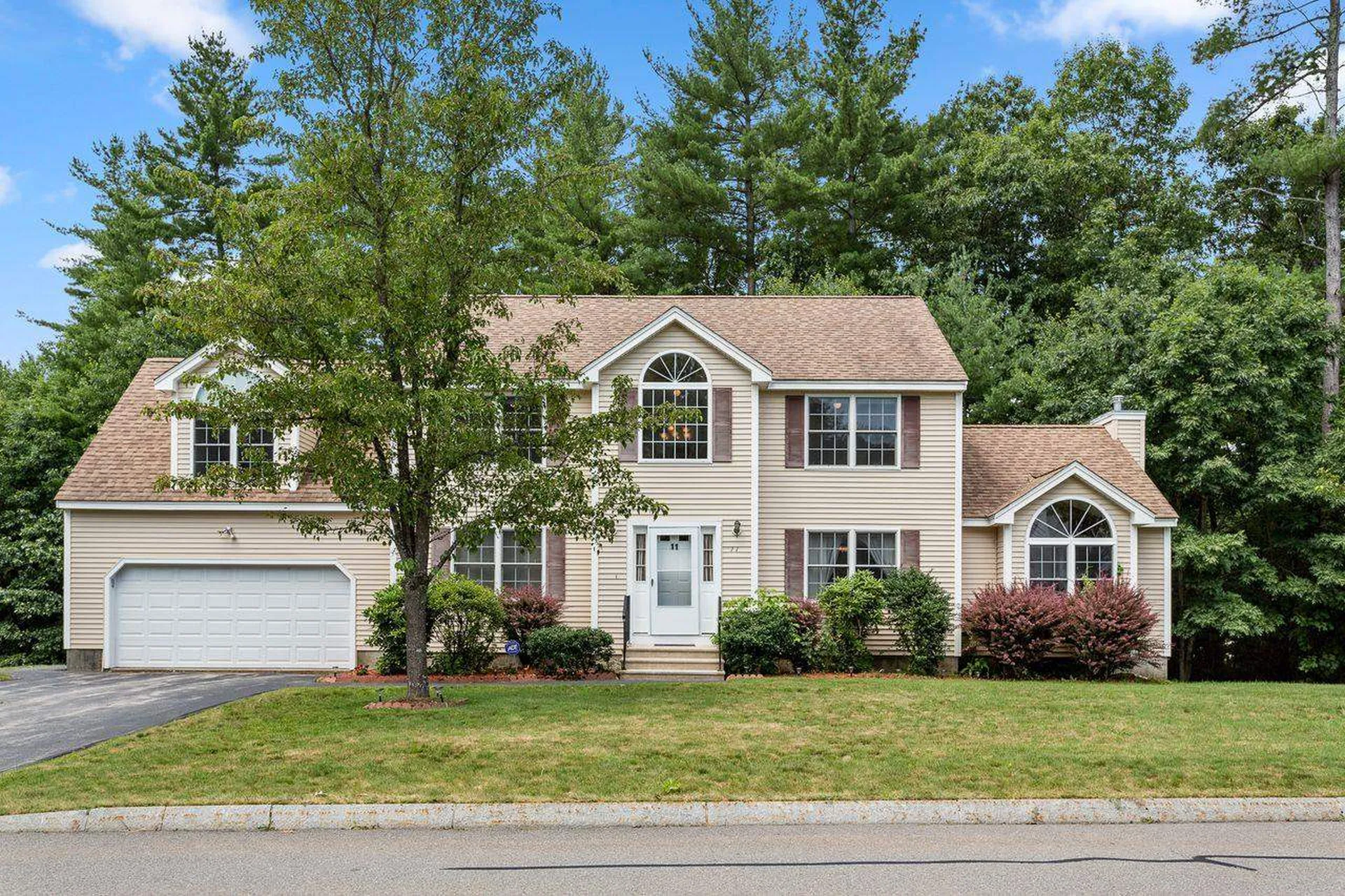 11 Forsythia Drive Nashua NH 03062